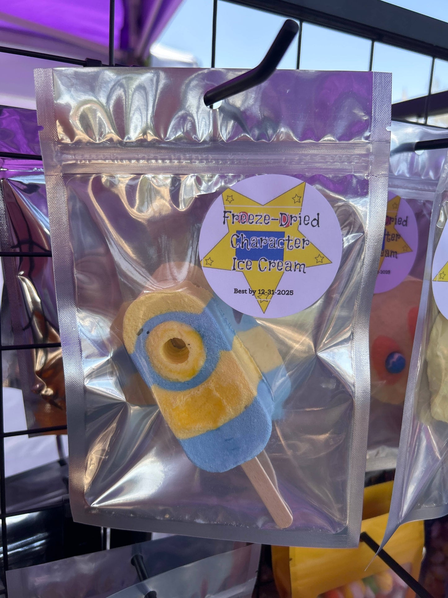 Freeze dried minion ice cream 
